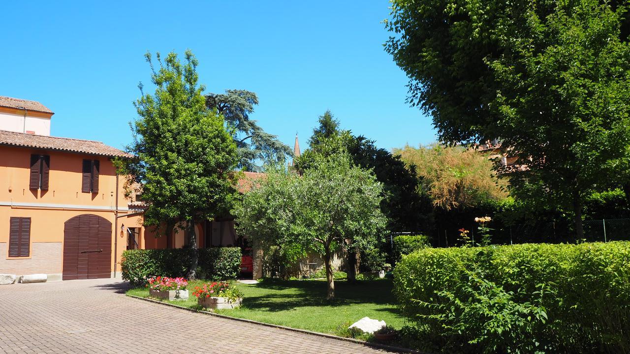 R&B Giardino 34 Bed and Breakfast Forlì Buitenkant foto